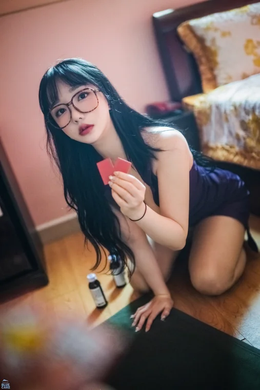 [BlueCake] YeEun - Nude No Panty preview 8