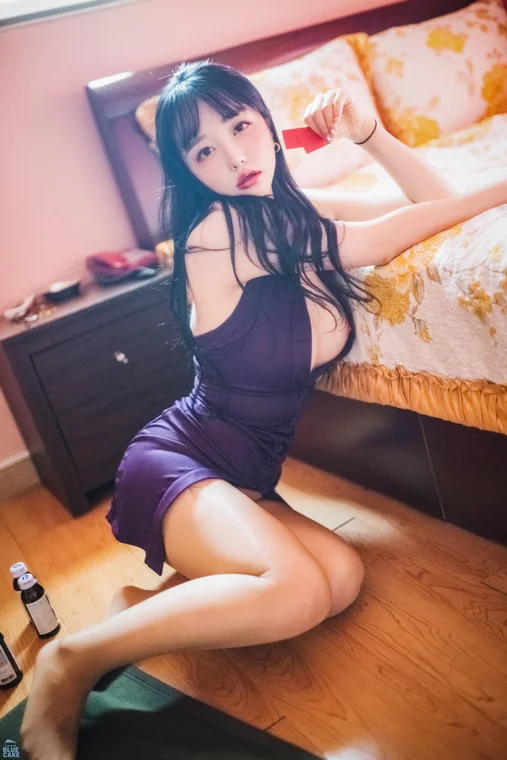 [BlueCake] YeEun - Nude No Panty preview 19
