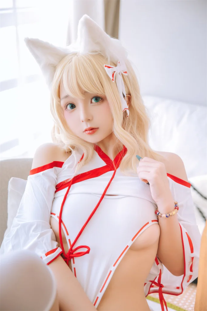 [Coser] 日奈娇 - 小狐狸巫女 preview 4
