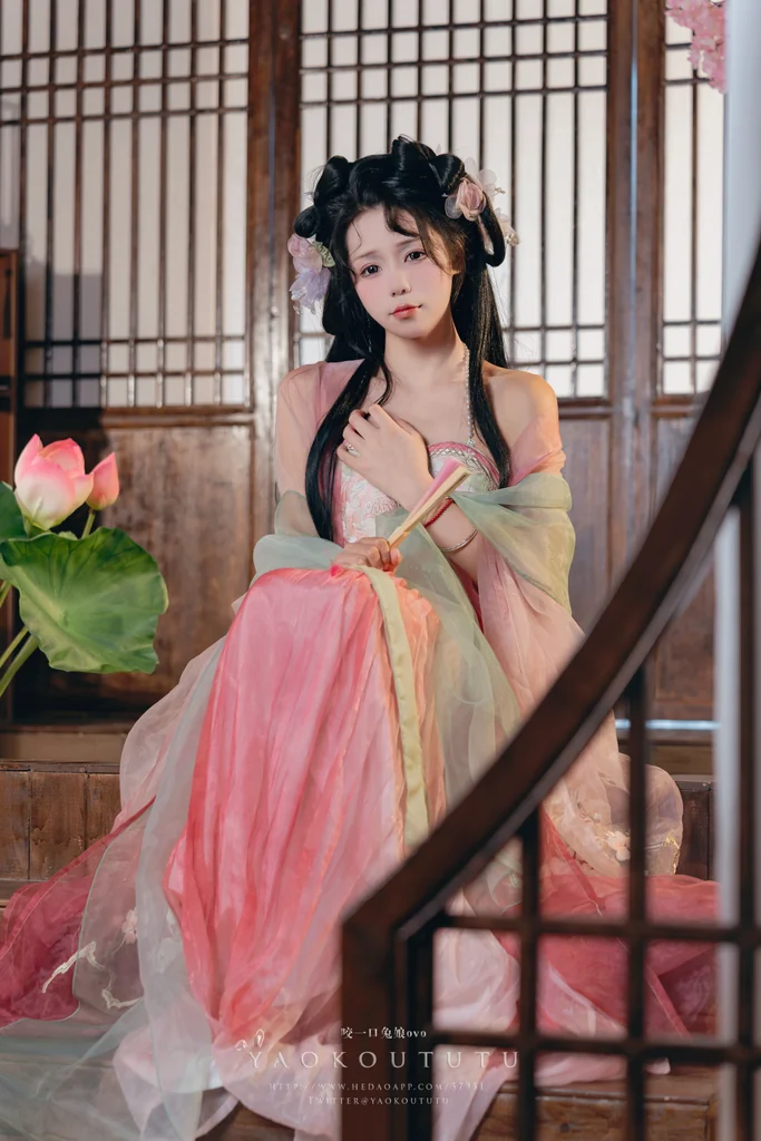 [Coser] 黏黏团子兔 - 八月订阅『醉倒荷塘边』& 游园惊梦 preview 1