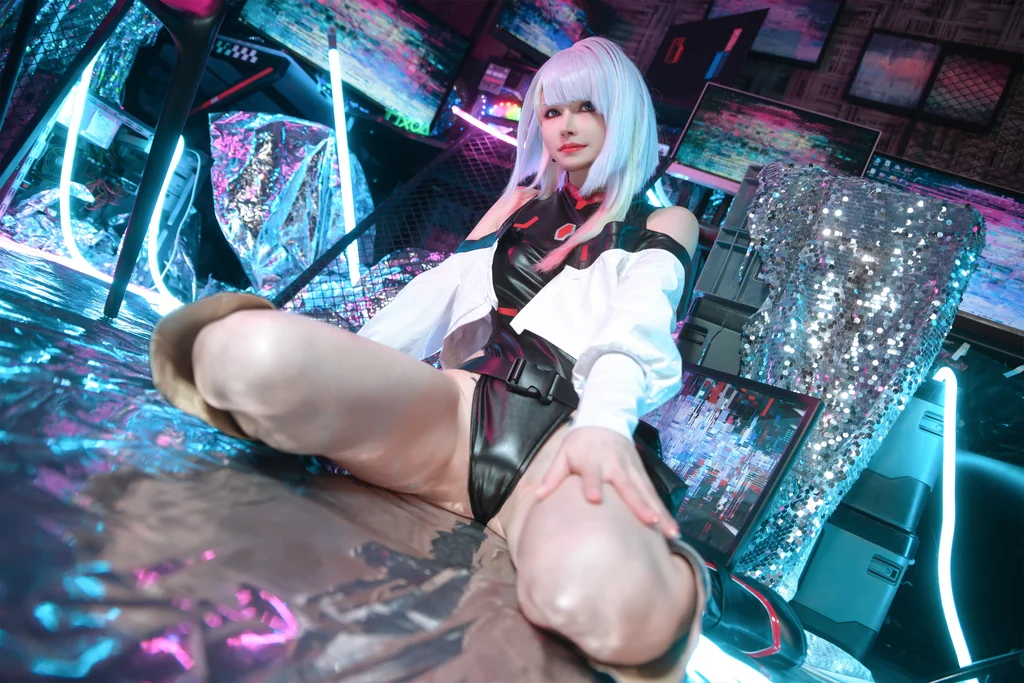 [Coser] 鹿八岁 - 赛博朋克：边缘行者 露西 preview 2