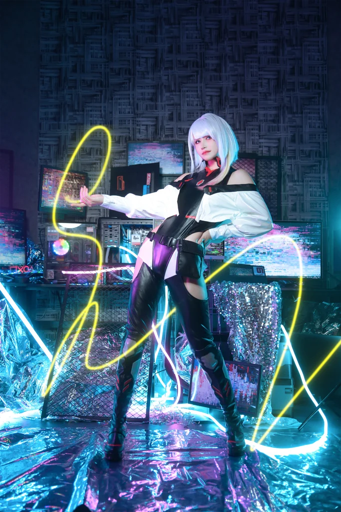 [Coser] 鹿八岁 - 赛博朋克：边缘行者 露西 preview 23