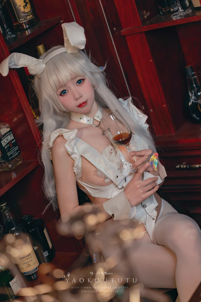 [Coser] 黏黏团子兔 - 恶毒酒吧 preview 23
