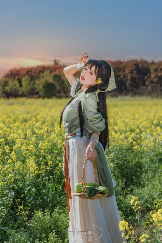 [Coser] 黏黏团子兔 - 田耕记 preview 3