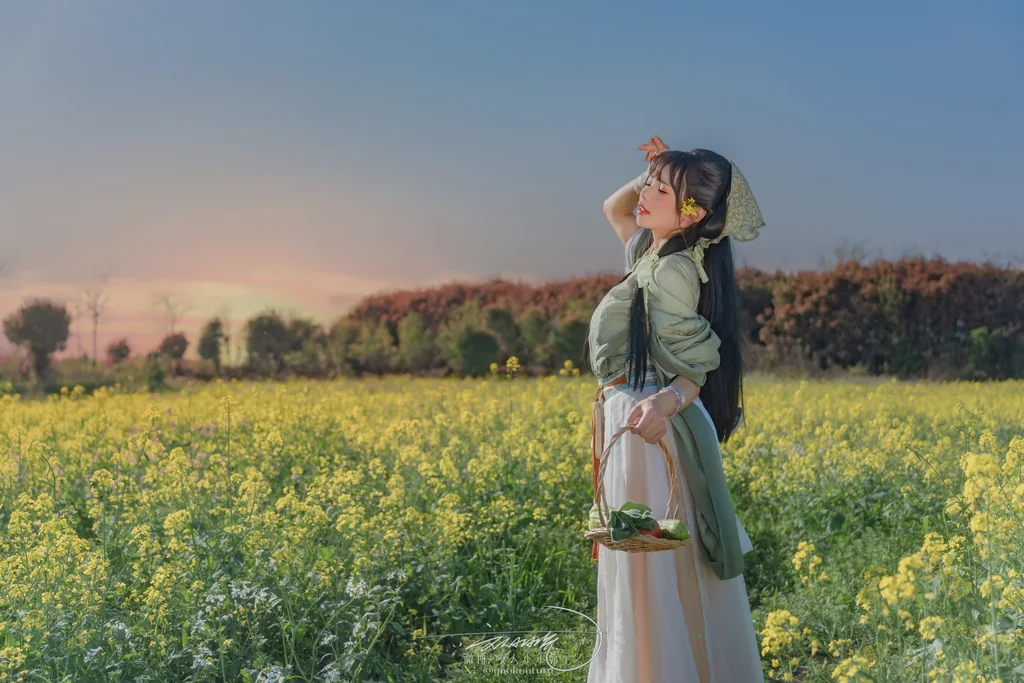 [Coser] 黏黏团子兔 - 田耕记 preview 4