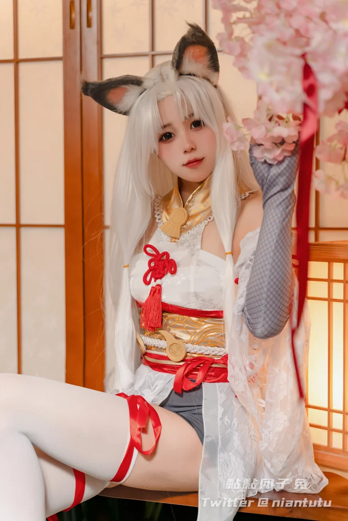 [Coser] 黏黏团子兔 - 白丝胡桃 preview 4