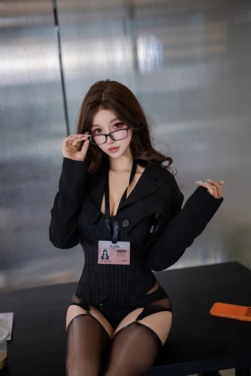 [Coser] 过期米线线喵 - 米秘书为何这样 preview 12