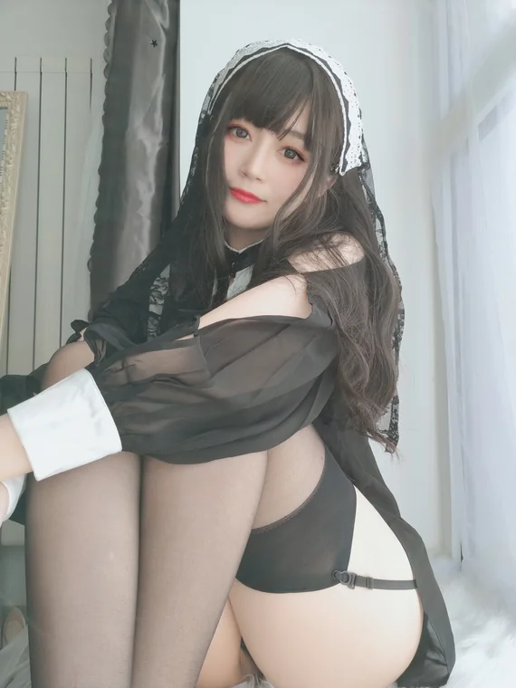 [Coser] 白银81 蕾丝修女 preview 24