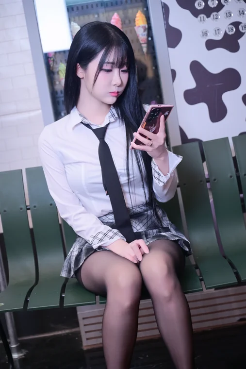 [Coser] Bomi (보미) - Schoolgirl In The Subway preview 3