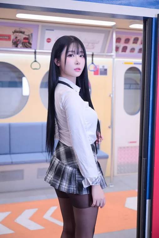 [Coser] Bomi (보미) - Schoolgirl In The Subway preview 13