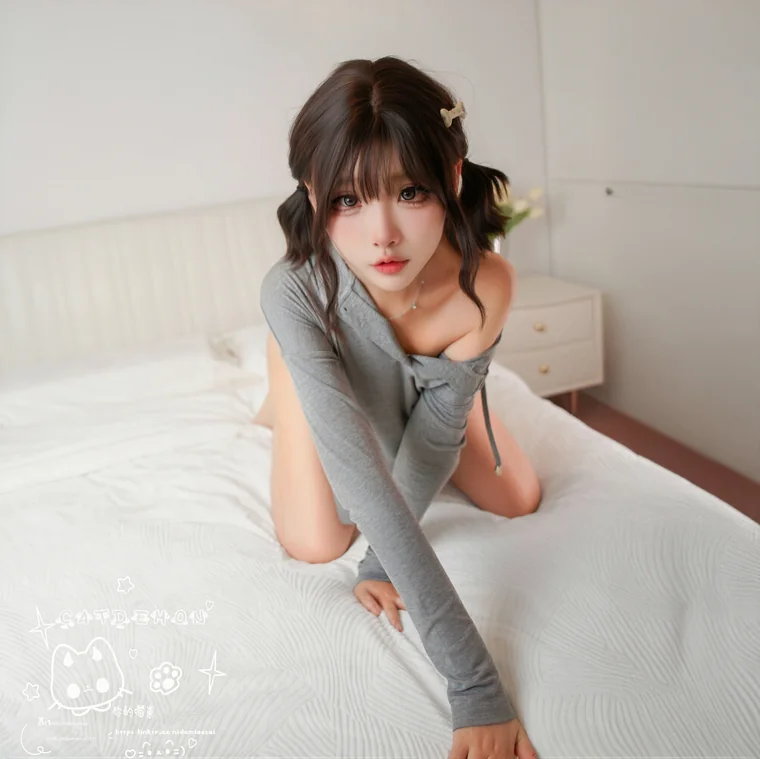 [Coser] CatDemon喵崽 (你的喵崽) - 肉欲灰帽衫 preview 1