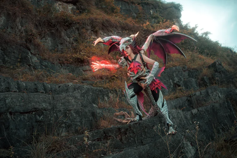 [Coser] Chinese 爆机少女喵小吉 - 曙光爵银龙 拟人 preview 7