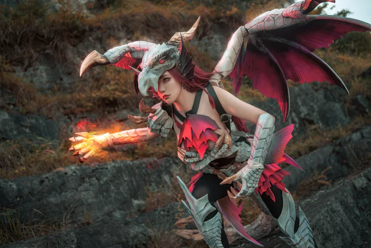 [Coser] Chinese 爆机少女喵小吉 - 曙光爵银龙 拟人 preview 8