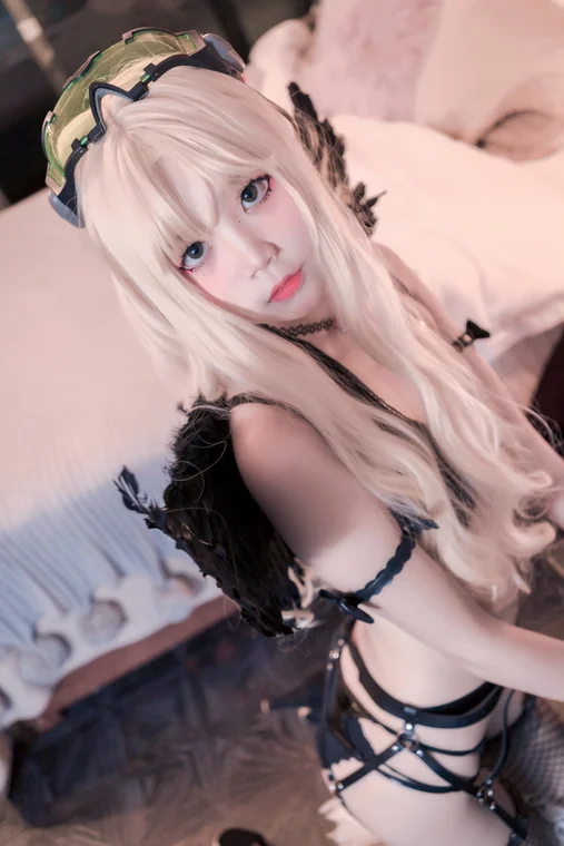 [Coser] Chinese 五更百鬼 - 圣女 吊带黑丝 preview 22