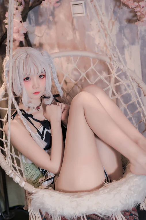 [Coser] Chinese 五更百鬼 - 圣女 吊带黑丝 preview 23