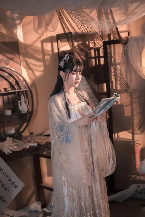 [Coser] Chinese 恋恋艾尼 - 汉服 preview 7
