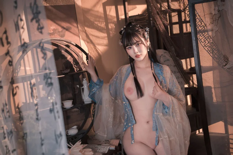 [Coser] Chinese 恋恋艾尼 - 汉服 preview 10