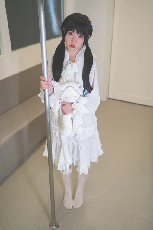 [Coser] Chinese 爆机少女喵小吉 - 深夜地铁 preview 18
