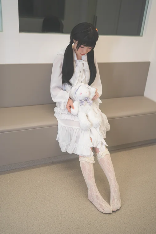 [Coser] Chinese 爆机少女喵小吉 - 深夜地铁 preview 21