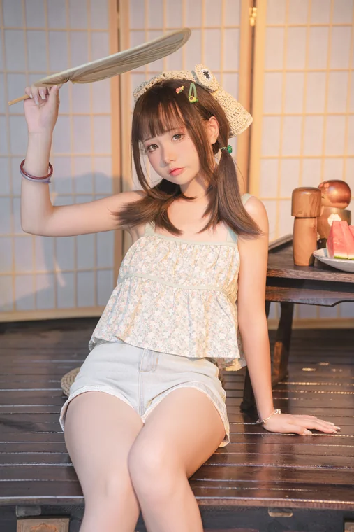 [Coser] Chinese 爆机少女喵小吉 - 小吉的小镇生活 preview 1