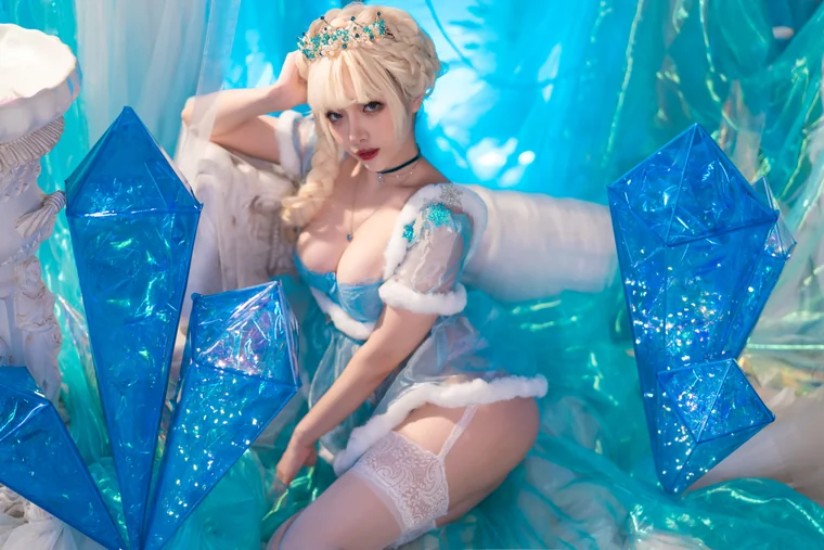 [Coser] Chinese 雯妹不讲道理新图 - 冰雪 preview 1