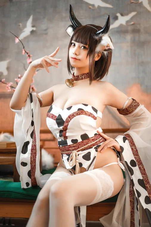 [Coser] Chinese 蜜汁猫裘 - 奶牛 preview 8