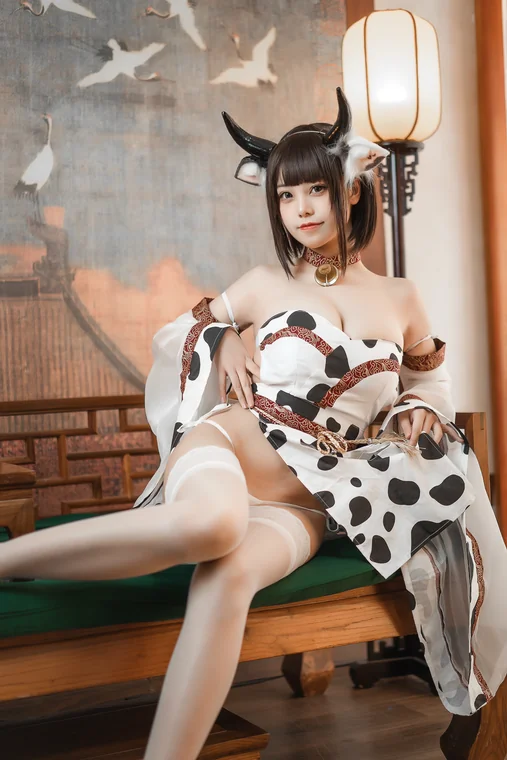 [Coser] Chinese 蜜汁猫裘 - 奶牛 preview 9