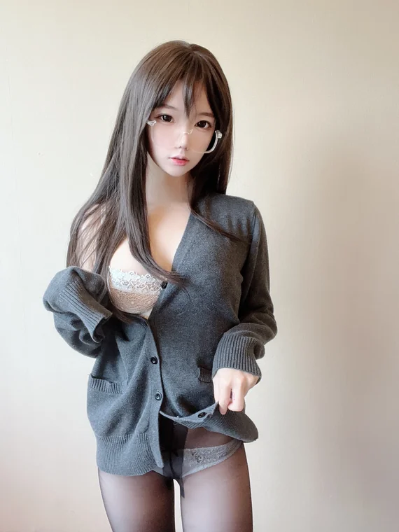 [Coser] Chinese 莉犬酱 - 黑丝白蕾丝 preview 8