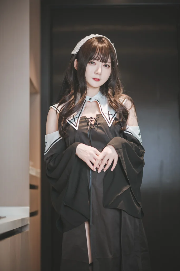 [Coser] Chinese 51酱 - 修女 preview 9