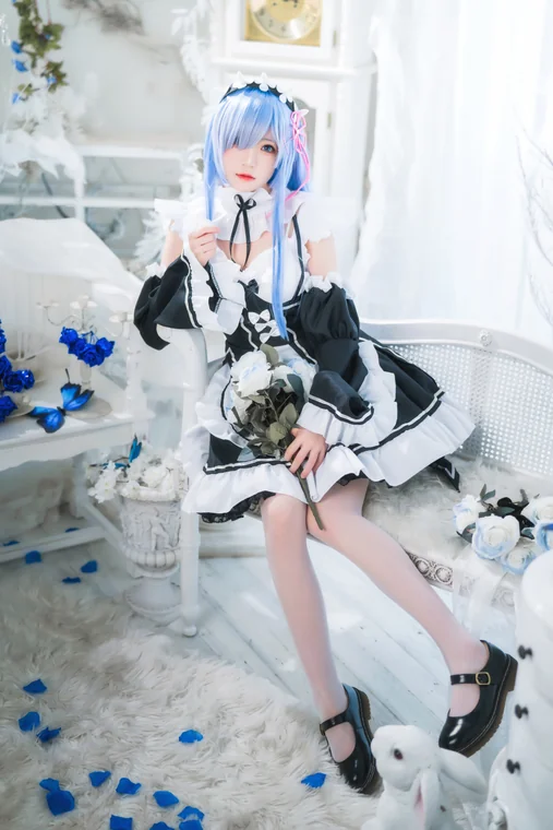 [Coser] Chinese 桜桃喵 - 长发蕾姆A preview 4