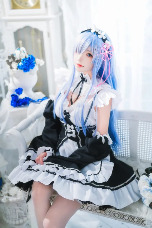 [Coser] Chinese 桜桃喵 - 长发蕾姆A preview 8