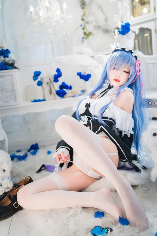 [Coser] Chinese 桜桃喵 - 长发蕾姆A preview 14