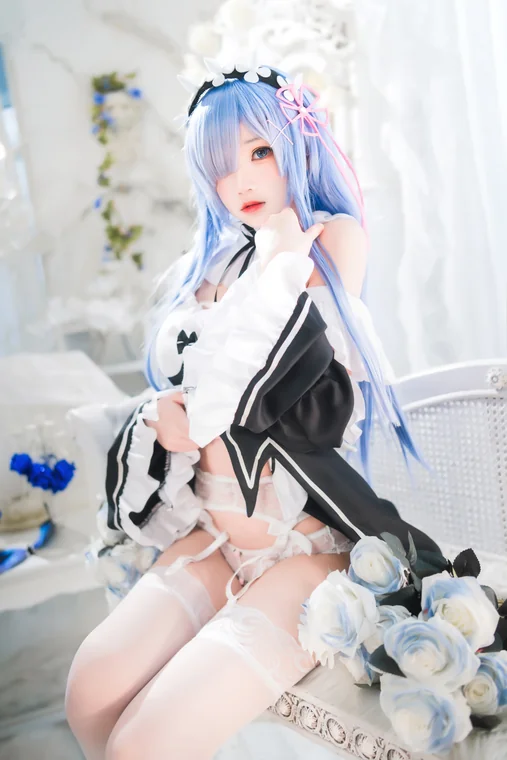 [Coser] Chinese 桜桃喵 - 长发蕾姆A preview 24