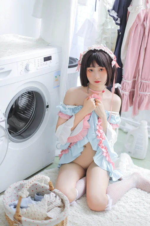 [Coser] Chinese 金鱼kinngyo - 家政妇金 preview 1