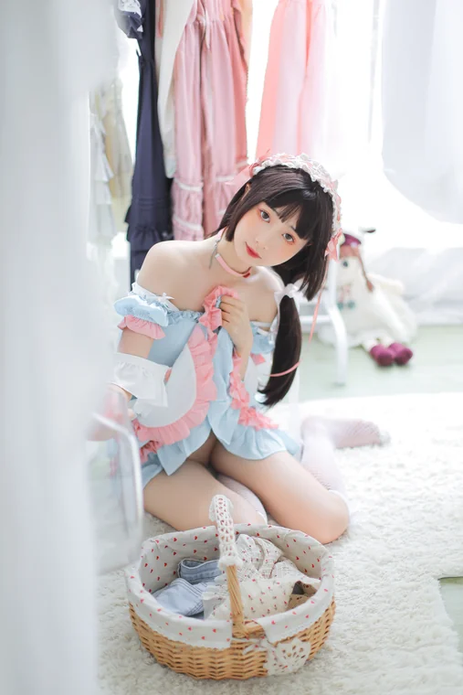 [Coser] Chinese 金鱼kinngyo - 家政妇金 preview 2