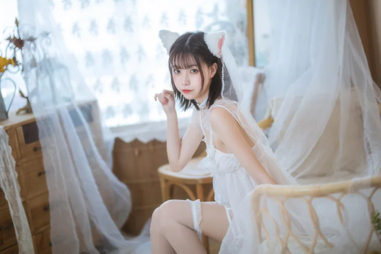 [Coser] Chinese 许岚LAN - 猫娘白裙 preview 4
