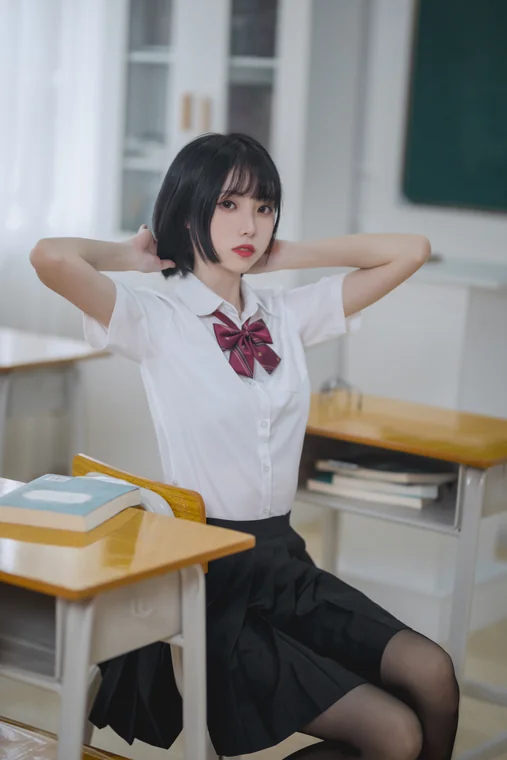 [Coser] Chinese 许岚LAN - 教室jk黑丝 preview 13