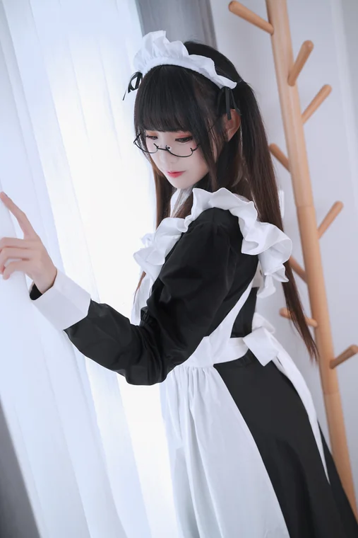 [Coser] Chinese miko酱 - 女仆 preview 17