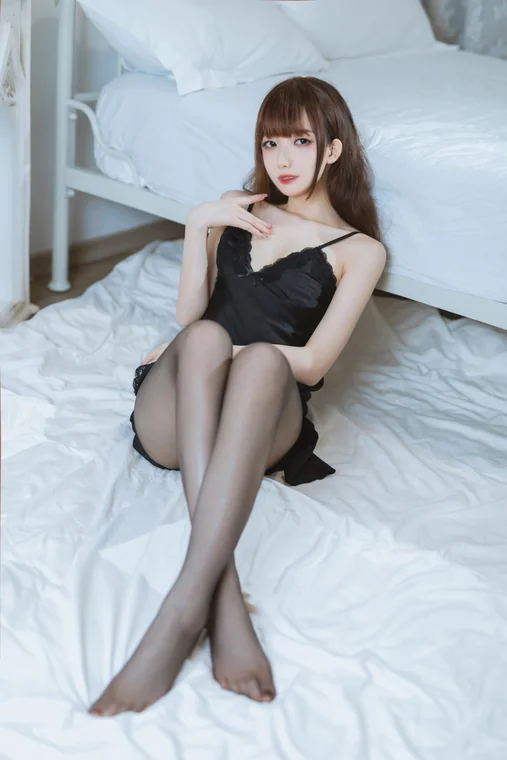 [Coser] Chinese 封疆疆v - 黑丝睡衣 preview 5