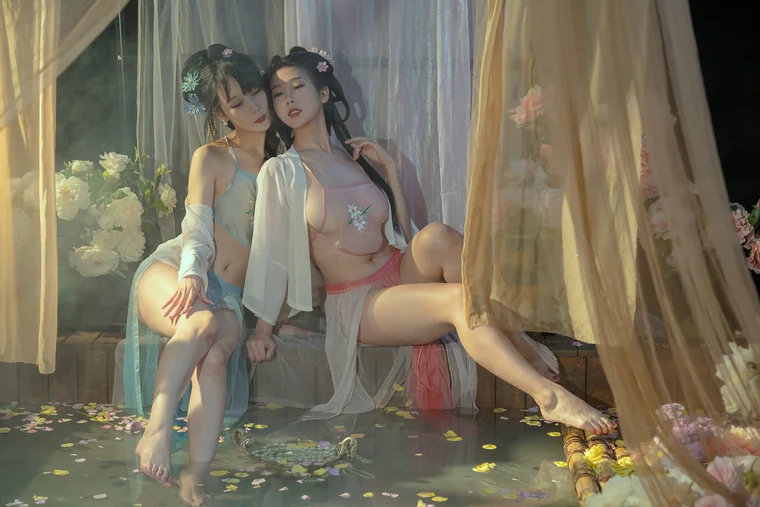 [Coser] Chinese 云溪溪 x 奶桃 - 水池 preview 3
