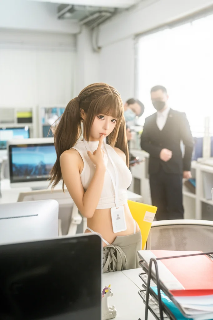 [Coser] 蠢沫沫 (chunmomo) - 四月T3订阅《工作时间》 preview 23