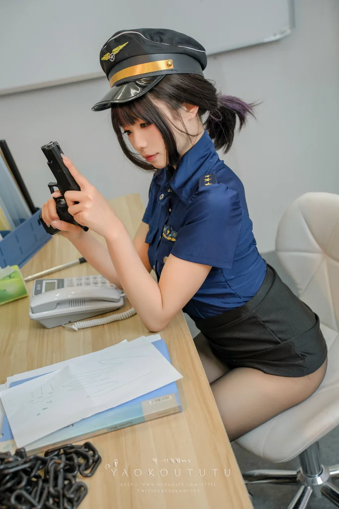 [Coser] 黏黏团子兔 - 『乌龙女警』&Good-night Kiss preview 4