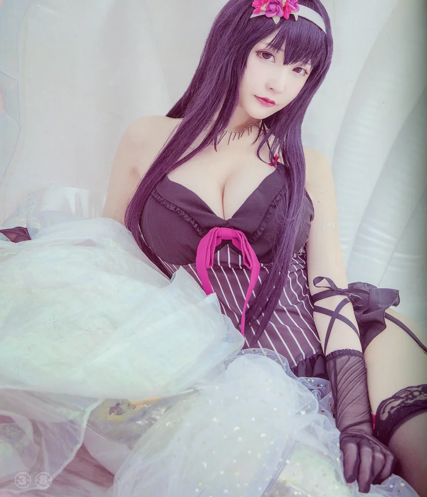 [Coser] 在下萝莉控ii 魔王学姐 preview 44