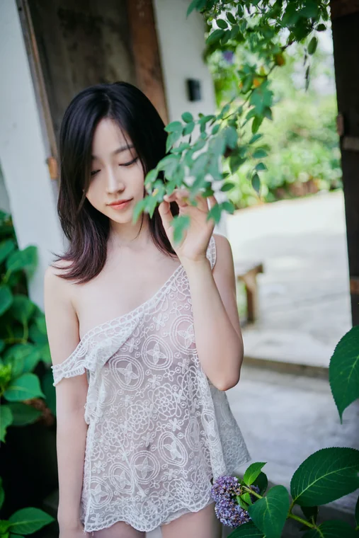 [Coser] 年年Nnian - 夏日精灵 preview 1