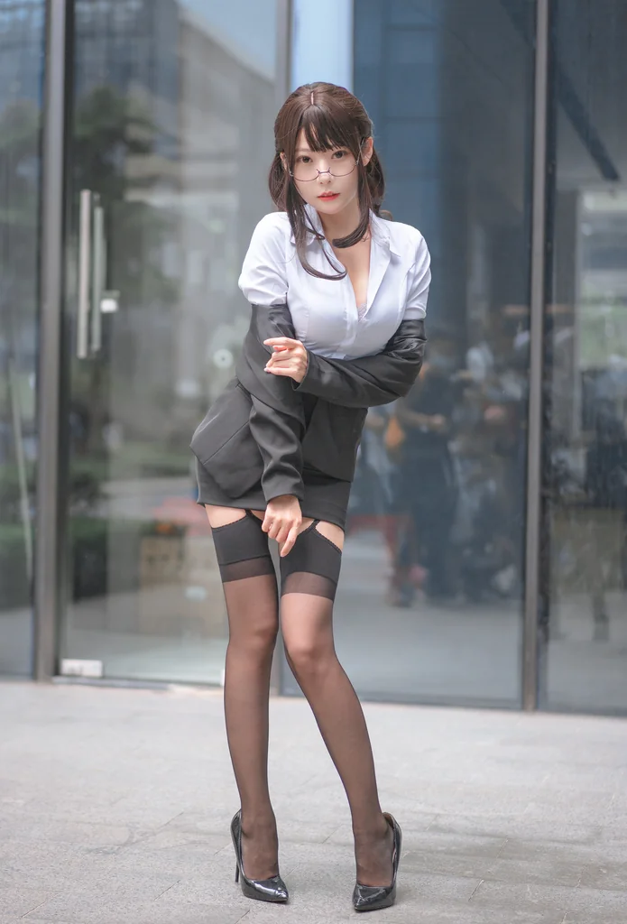 [Coser] 香草喵露露 No.038 丝袜西装 preview 2