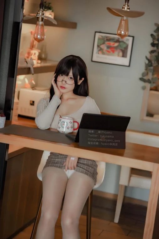 [Coser] Nyako喵子 - 人妻本 preview 1