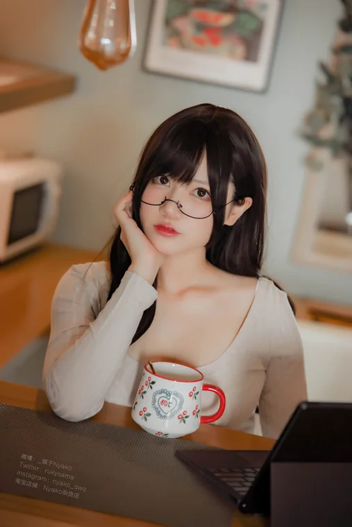 [Coser] Nyako喵子 - 人妻本 preview 3