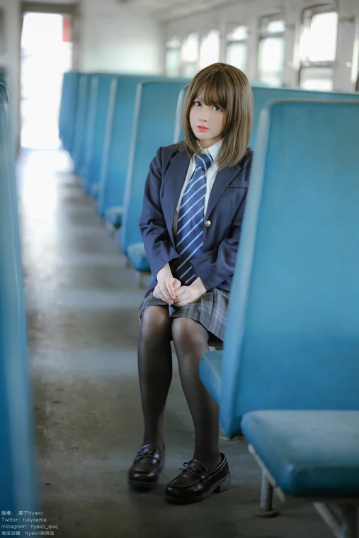 [Coser] Nyako喵子 - 火车JK制服 preview 1