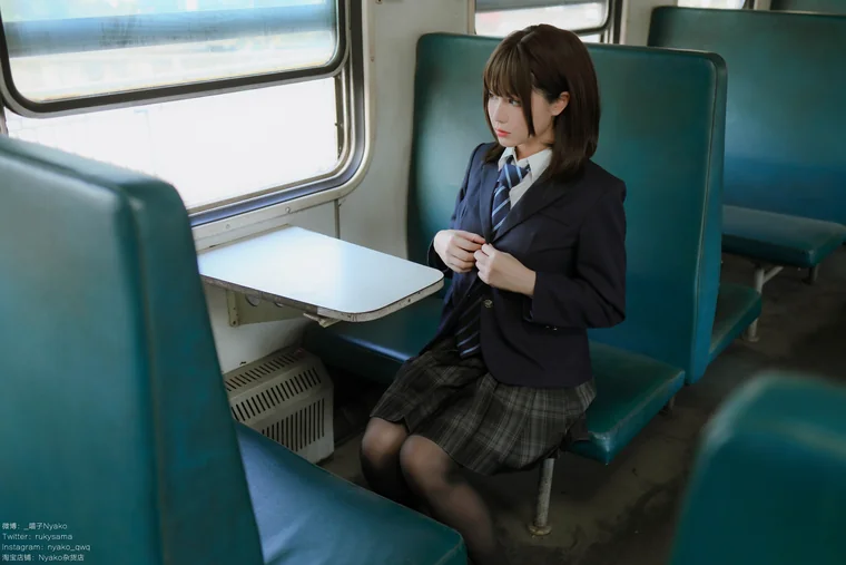 [Coser] Nyako喵子 - 列车 JK preview 18
