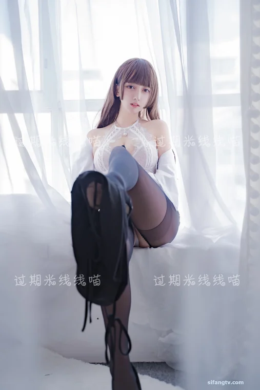 [Coser] 过期米线线喵 OL情欲 preview 2
